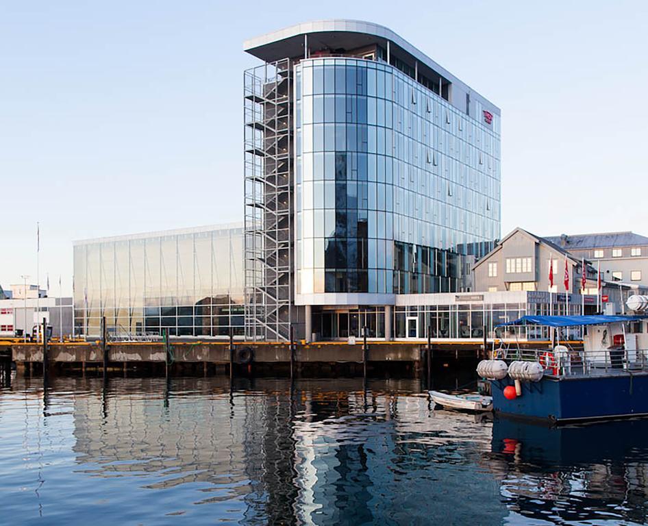 Thon Hotel Lofoten Svolvaer Exterior photo